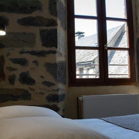 Hotel Restaurant Le Bardiere 拉吉约勒 外观 照片