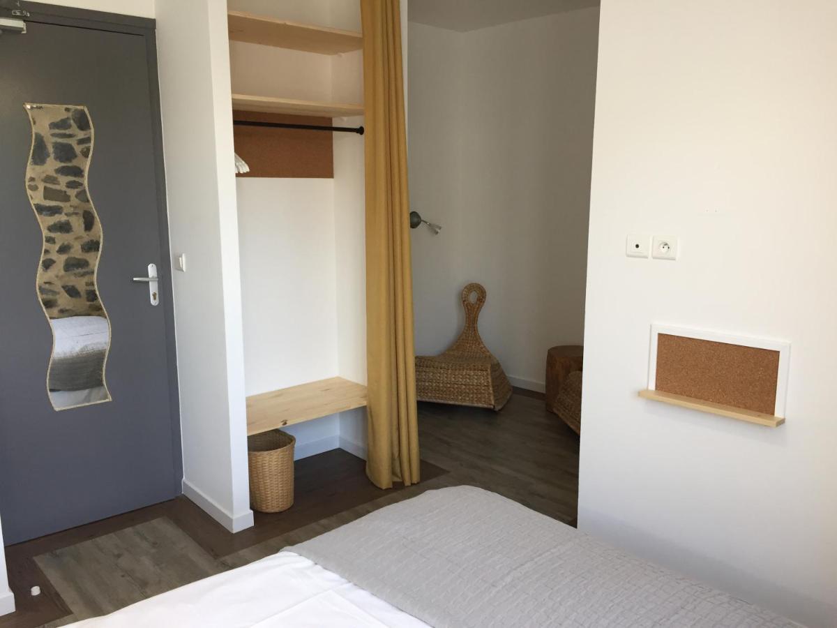 Hotel Restaurant Le Bardiere 拉吉约勒 外观 照片
